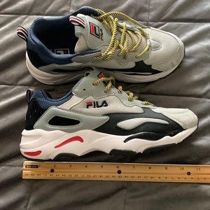 Like new FILA women running shoes